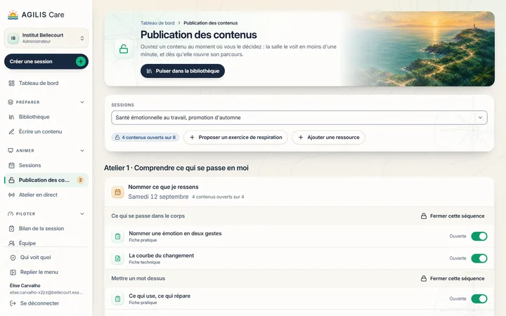 Il ouvre un contenu quand la salle y arrive, pas trois jours avant. Un bouton, et le groupe entier y a accès dans la seconde.